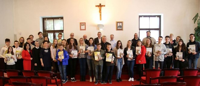 Tradicionalni susret varaždinskog biskupa i predstojnika Katehetskog ureda s najboljim učenicima vjeronaučne olimpijade